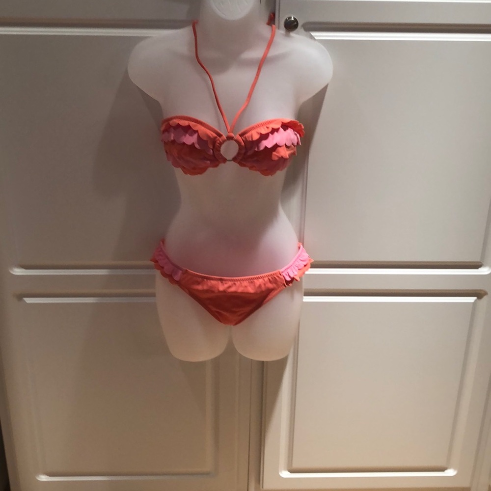 NWOT Victoria Secret Bikini. Size S.